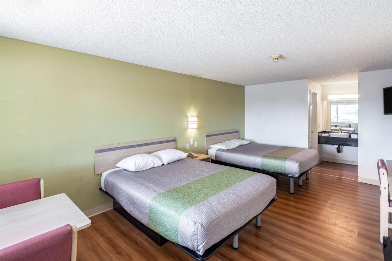 6 Wa Hotel